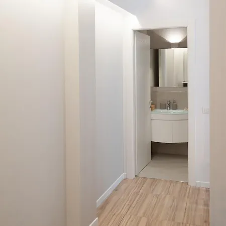 Centro Loft Open Space Titan's Lair Апартаменты